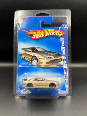 Nissan Skyline GT-R R32 GOLD “DREAM GARAGE” Hot Wheels