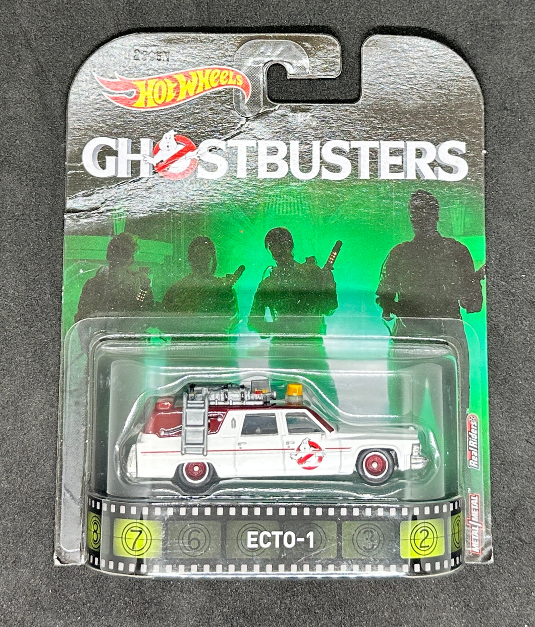 ECTO-1 GHOSTBUSTERS Retro Entertainment Hot Wheels (Damaged Card)