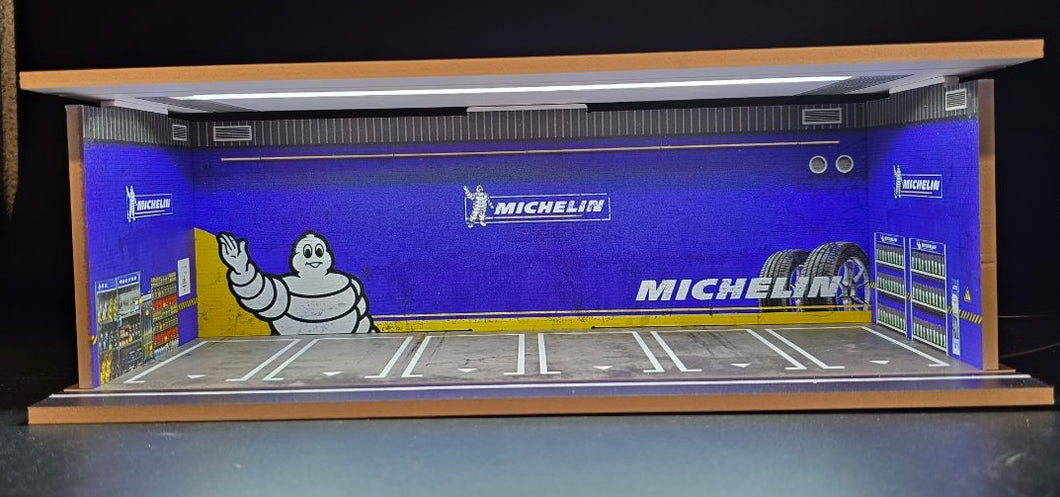 Michelin Scene [Stackable] Parking Lot MoreArt Diorama