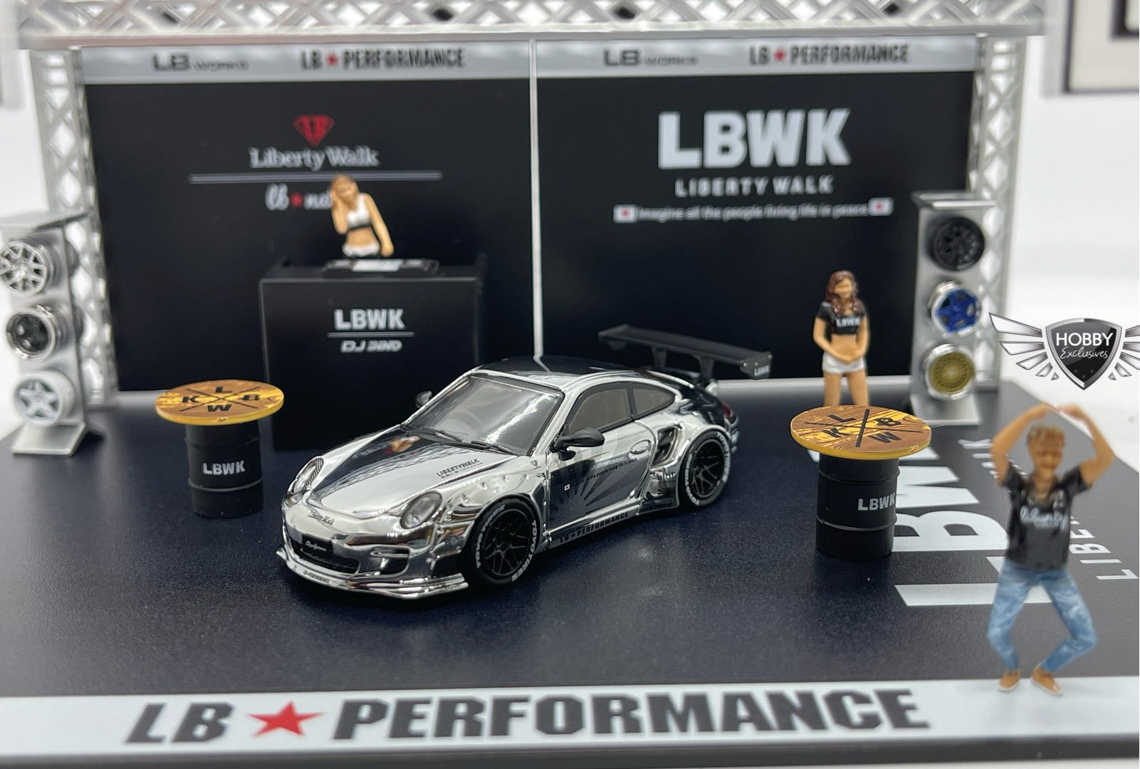 充実の品 LBWK inno64 AUTO DIORAMA SALON ミニカー